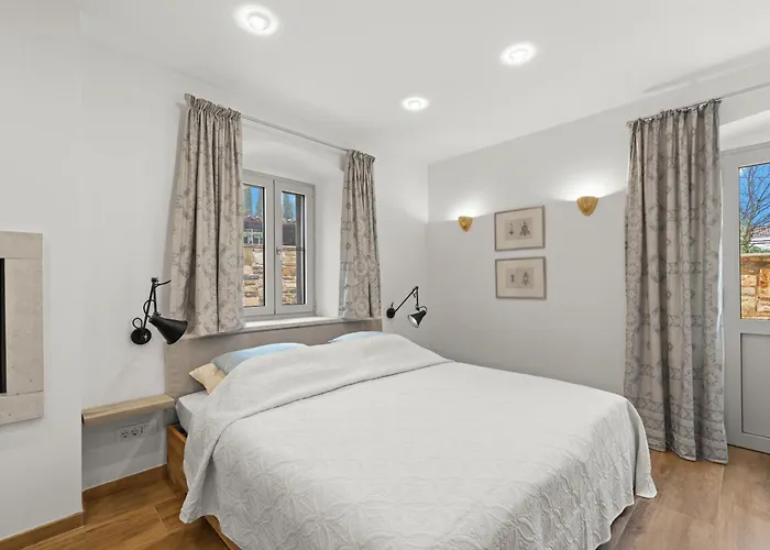 Helene * Tar-Vabriga