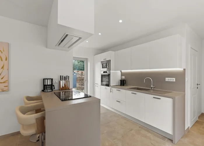 Helene * Tar-Vabriga