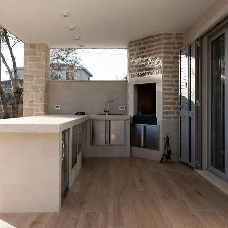 Helene * Tar-Vabriga