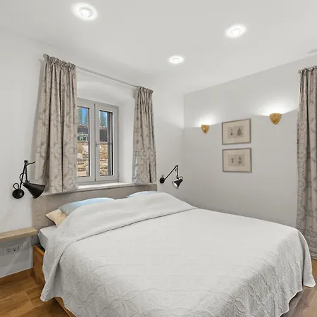 Helene * Tar-Vabriga